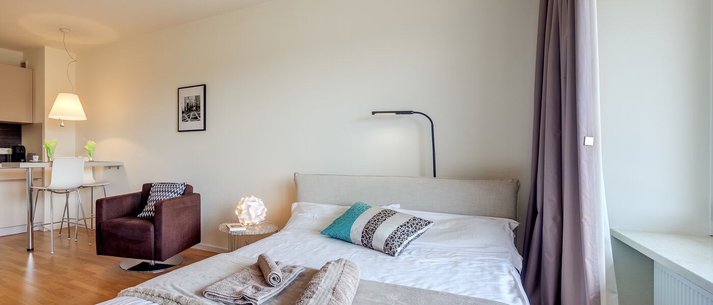 アティック・フラット（屋根裏） München Solln 01 スリーピングアリア 8282