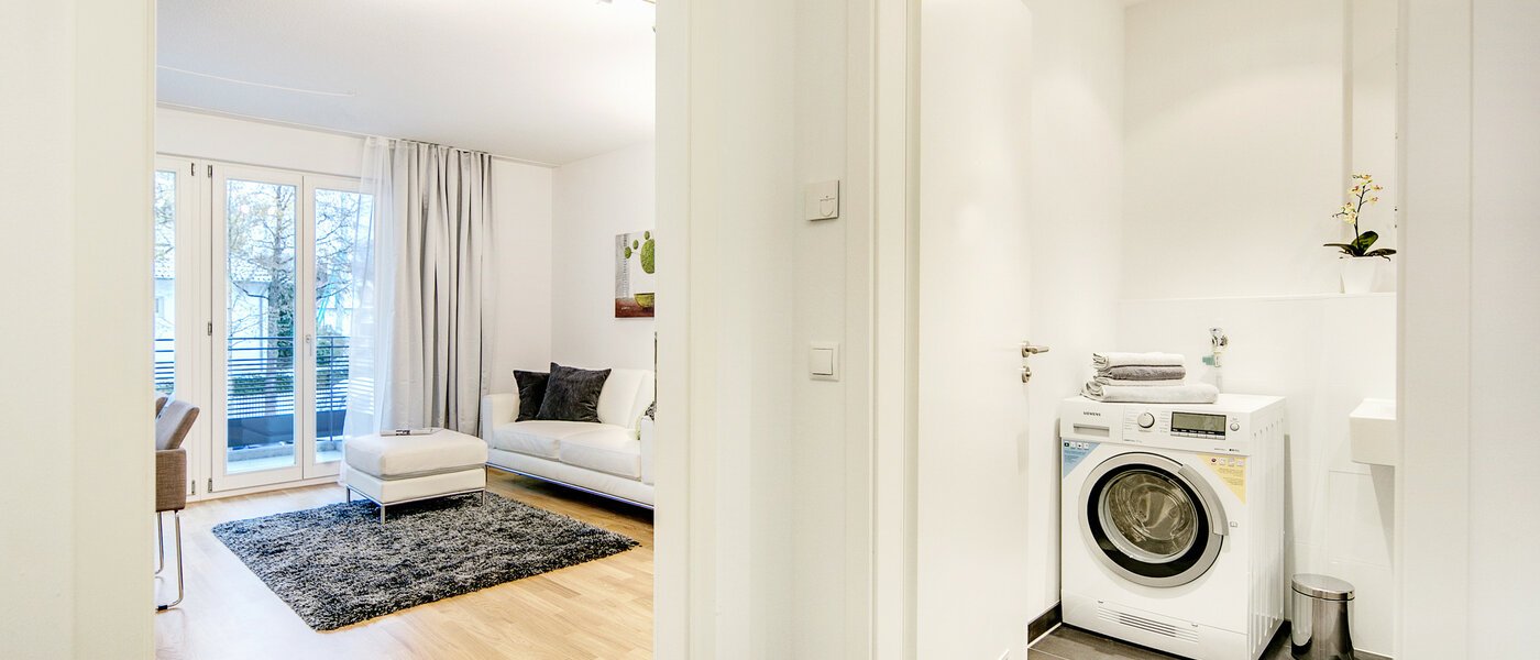 マンション München Bogenhausen 01 玄関入り口 8290