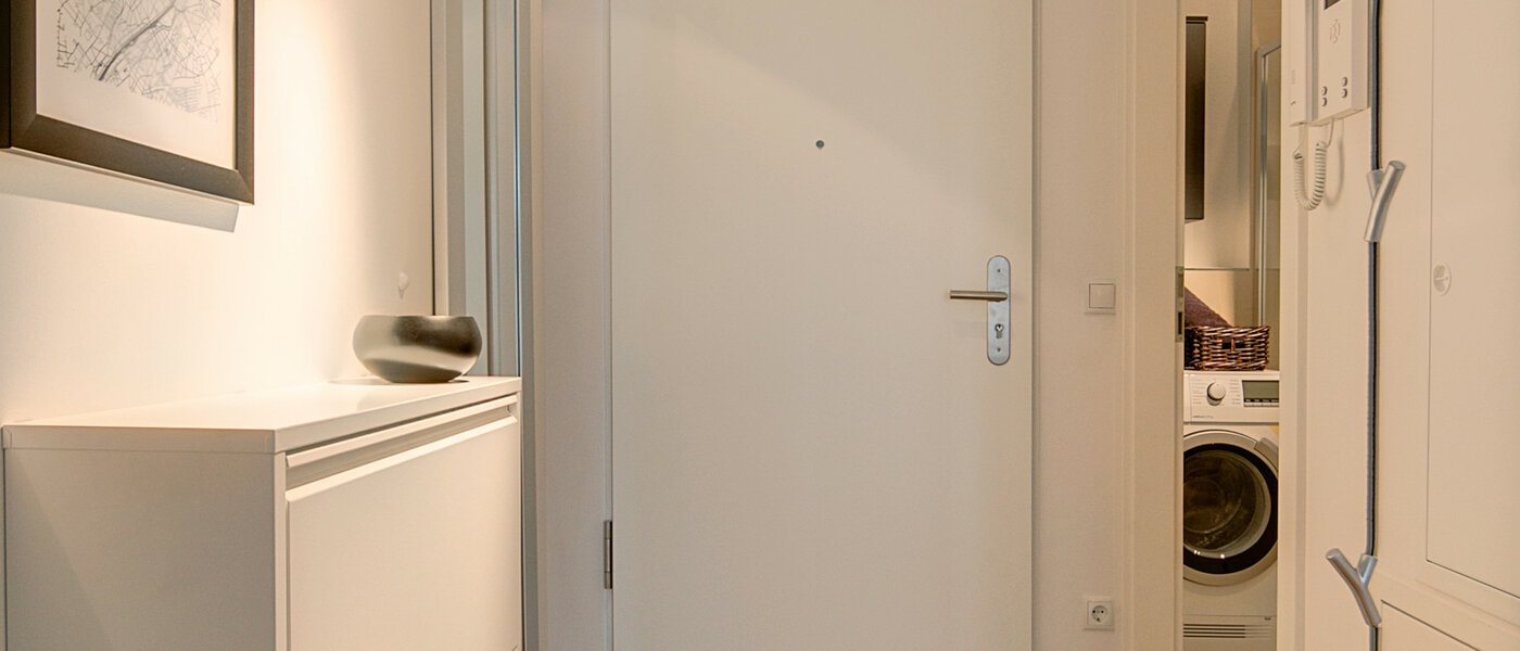 マンション München Bogenhausen 02 玄関入り口 8432