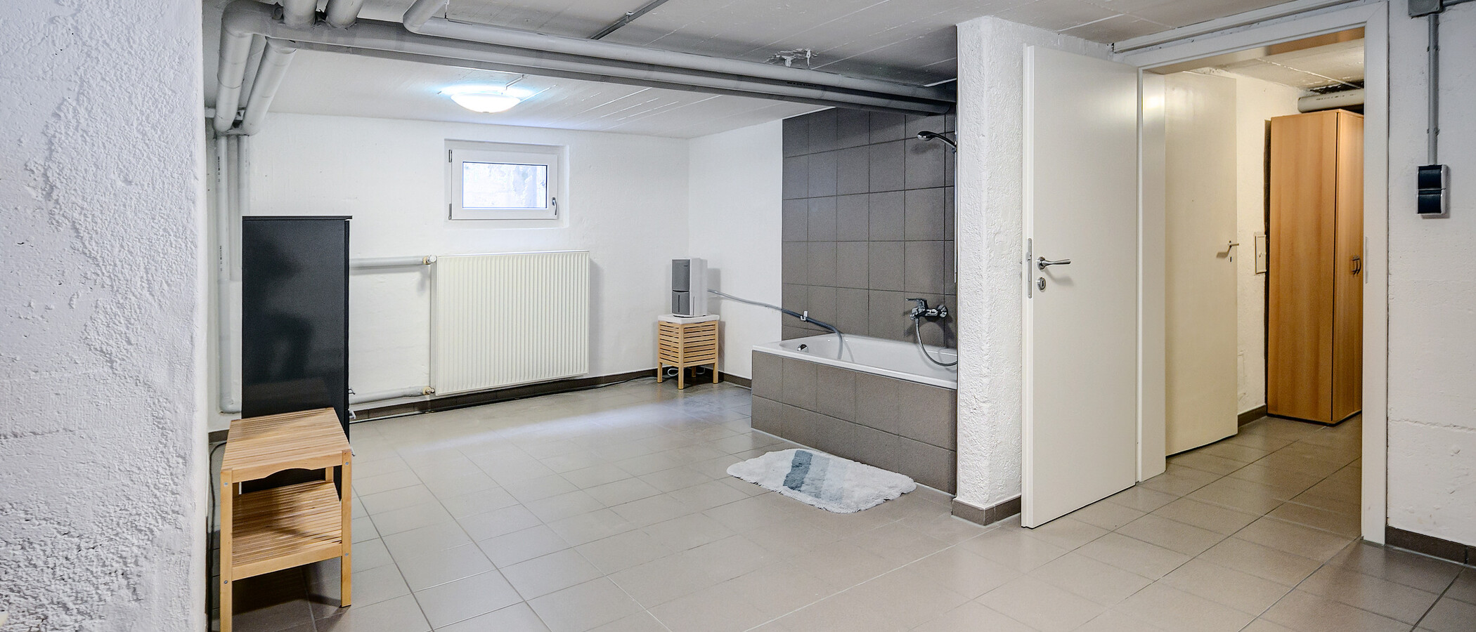 セミ・デタッチド・ハウス（一戸建てを二つに分けた家屋） München Solln 03 特記事項 8480
