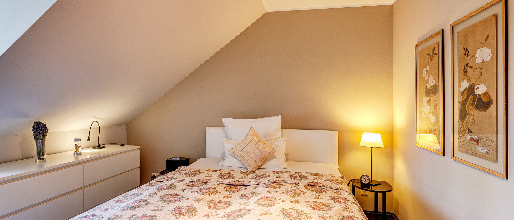 アティック・フラット（屋根裏） München Denning 01 寝室 8585