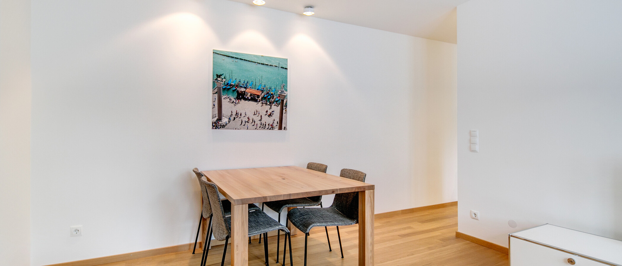マンション München Neuhausen 04 リビングルーム 8591