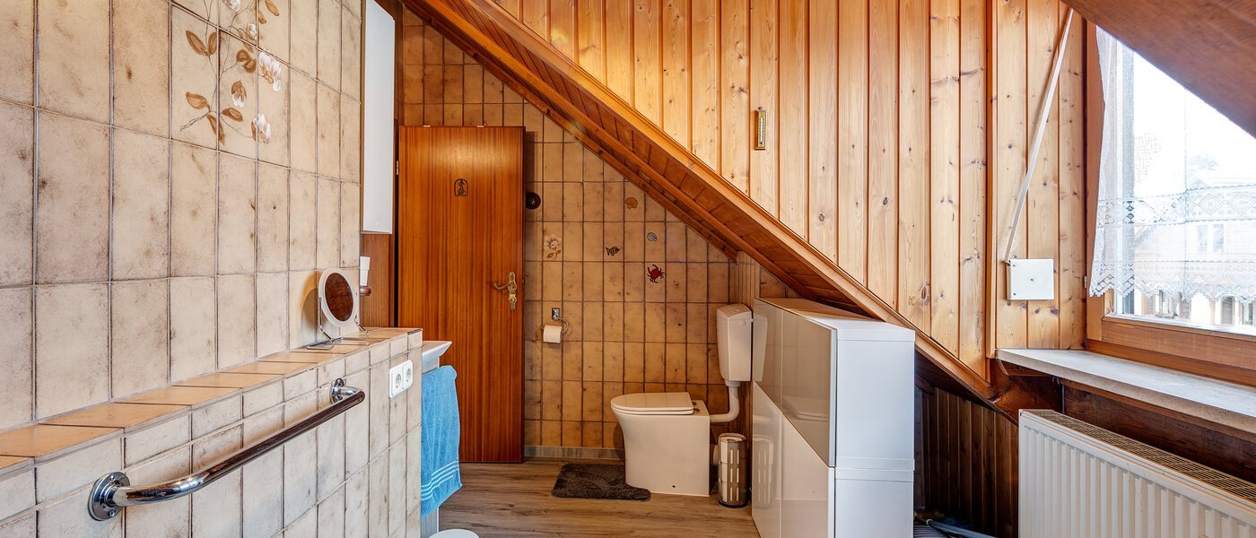 アティック・フラット（屋根裏） München Berg am Laim 03 浴室 8602