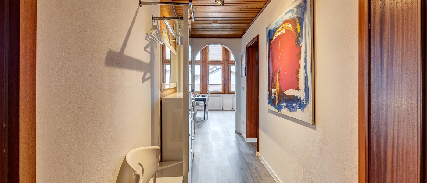 アティック・フラット（屋根裏） München Berg am Laim 02 玄関入り口 8602