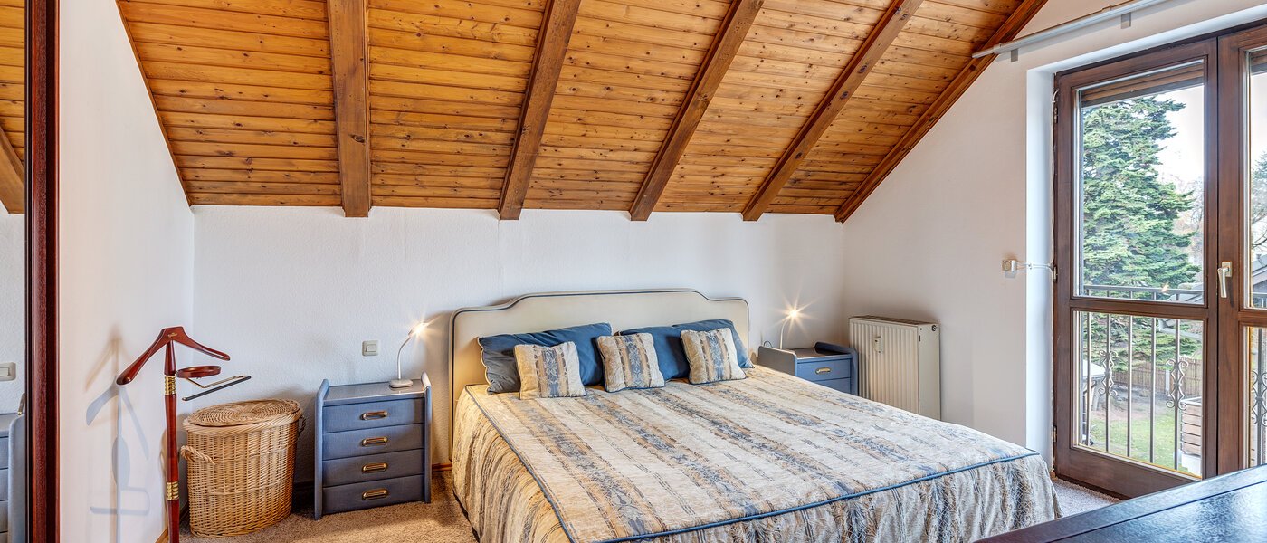 アティック・フラット（屋根裏） München Berg am Laim 01 寝室 8602