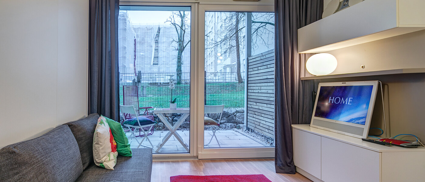 アパルトマン München Bogenhausen 03 リビングルーム 8661