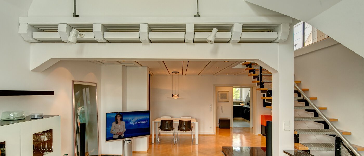 メゾネット・マンション（複数階にわたるマンション） München Neuhausen 03 リビングルーム 8765