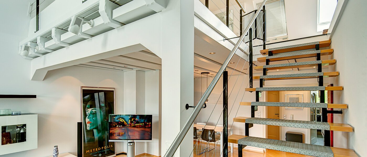 メゾネット・マンション（複数階にわたるマンション） München Neuhausen 05 リビングルーム 8765