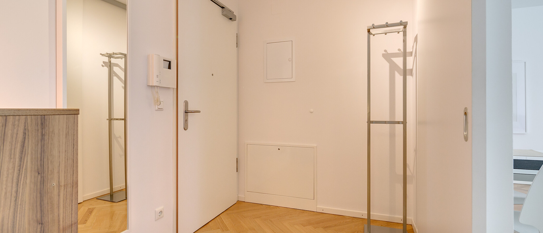マンション München Schwanthalerhöhe 02 玄関入り口 8783