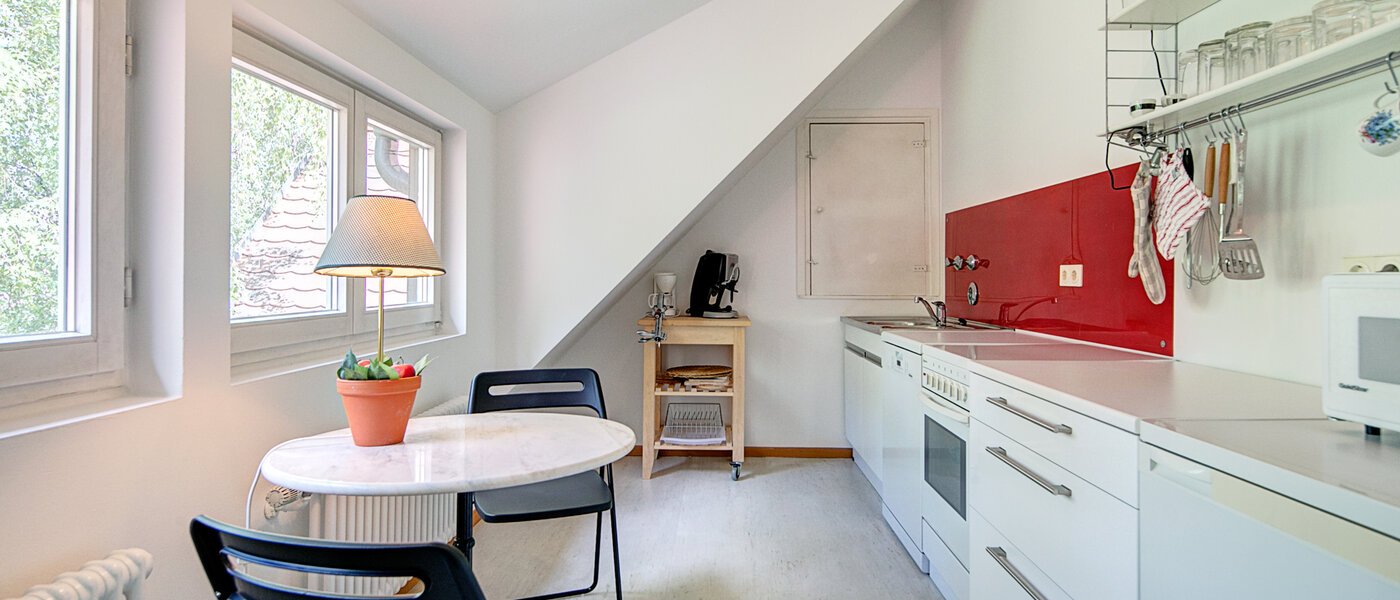アティック・フラット（屋根裏） München Solln 01 キッチン 8785