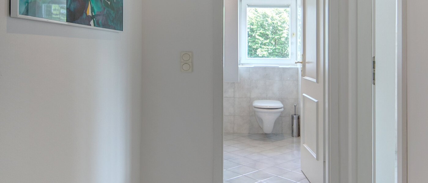 アティック・フラット（屋根裏） München Solln 05 玄関入り口 8785