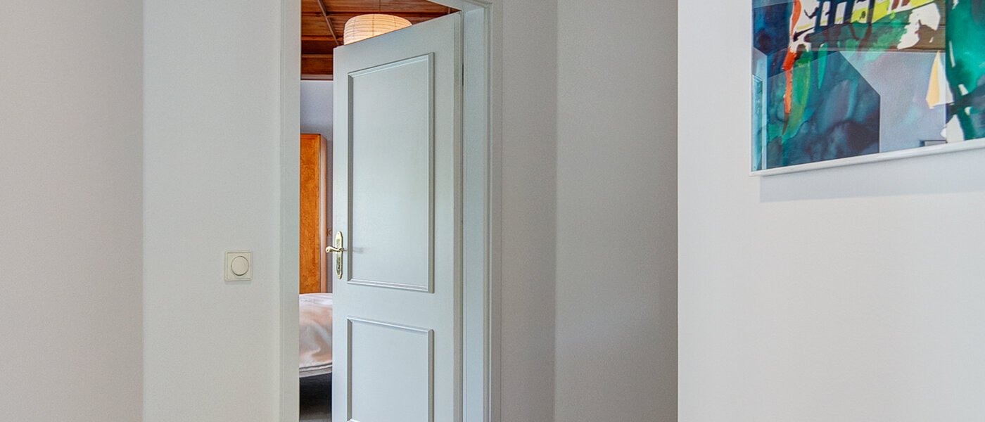 アティック・フラット（屋根裏） München Solln 06 玄関入り口 8785