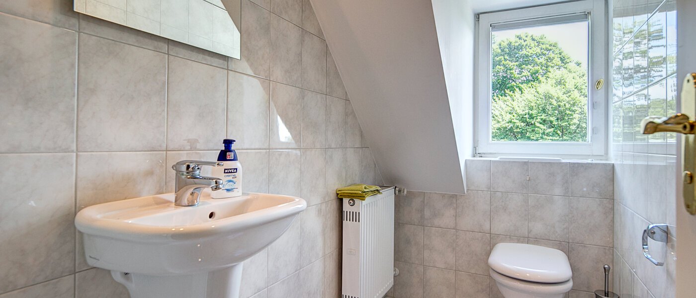 アティック・フラット（屋根裏） München Solln 01 ゲスト用 WC 8785