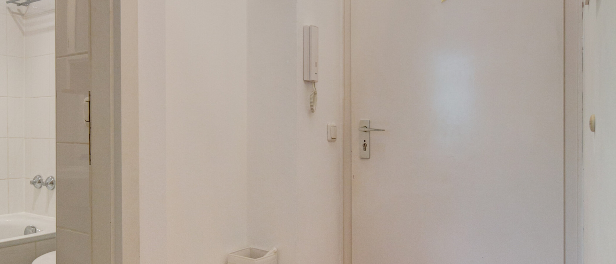 アパルトマン München Schwabing-Nord (zw. Leopoldstraße & Englischen Garten) 02 玄関入り口 8870