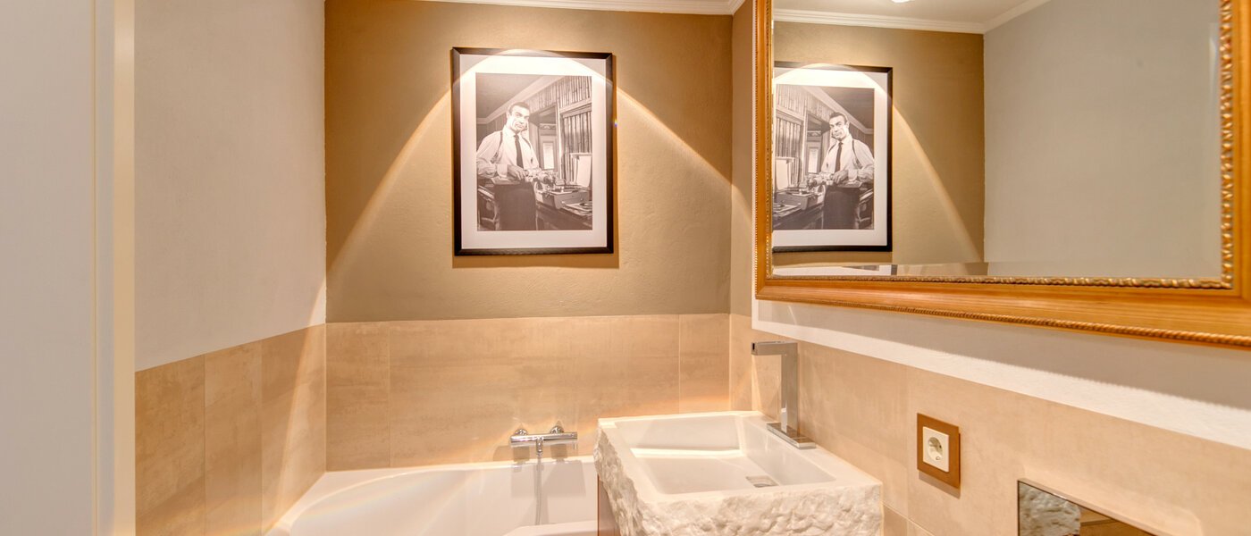 マンション München Schwabing-Nord (zw. Belgrad- & Leopoldstraße) 01 1つめの浴室 8881