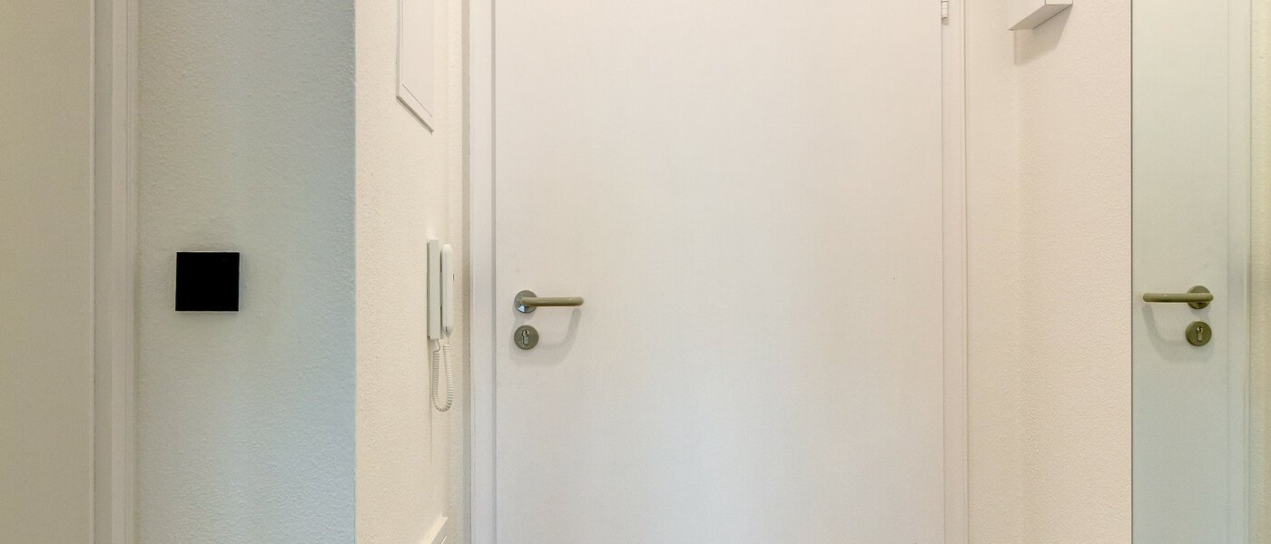 庭付き住宅 Neufahrn b. Freising 01 玄関入り口 8976