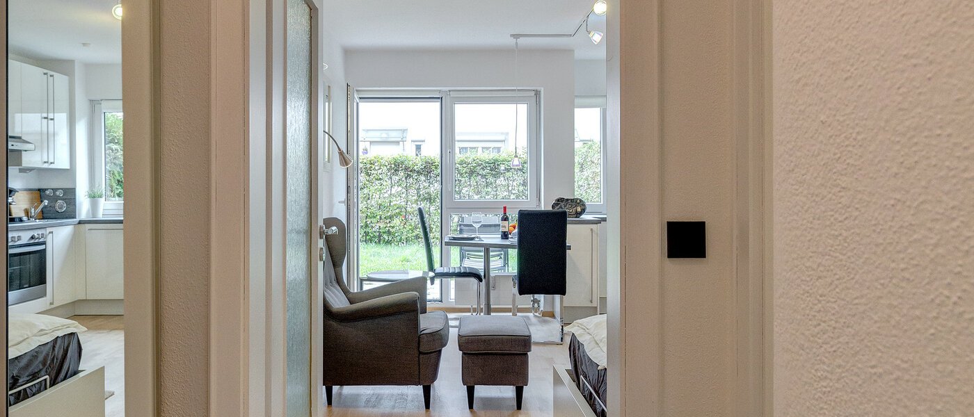 庭付き住宅 Neufahrn b. Freising 02 玄関入り口 8976