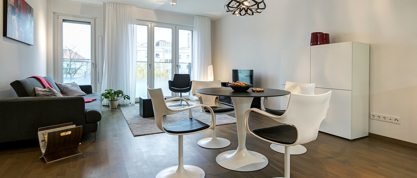 マンション München Neuhausen 04 リビングルーム 9058