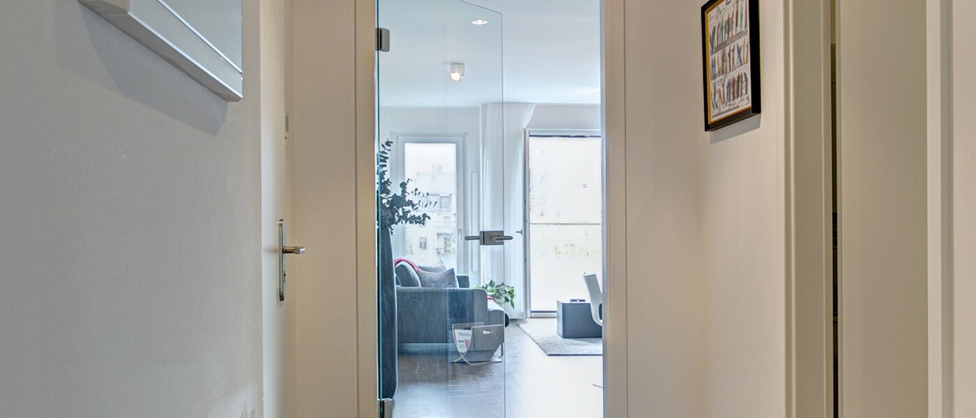 マンション München Neuhausen 01 玄関入り口 9058