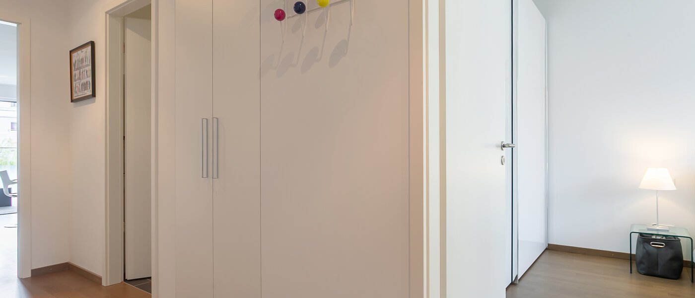 マンション München Neuhausen 03 玄関入り口 9058