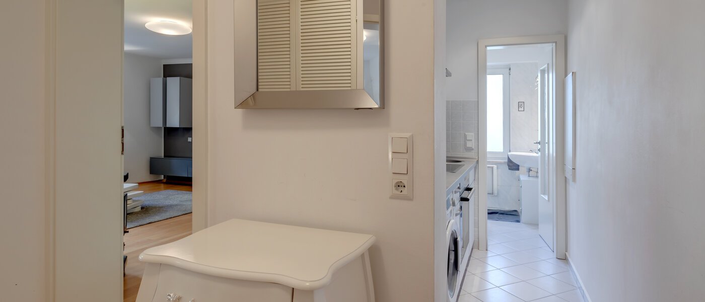 マンション München Schwabing-Nord (zw. Leopoldstraße & Englischen Garten) 01 玄関入り口 9063