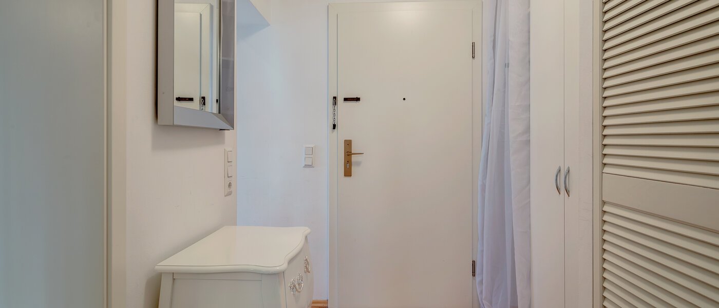 マンション München Schwabing-Nord (zw. Leopoldstraße & Englischen Garten) 02 玄関入り口 9063