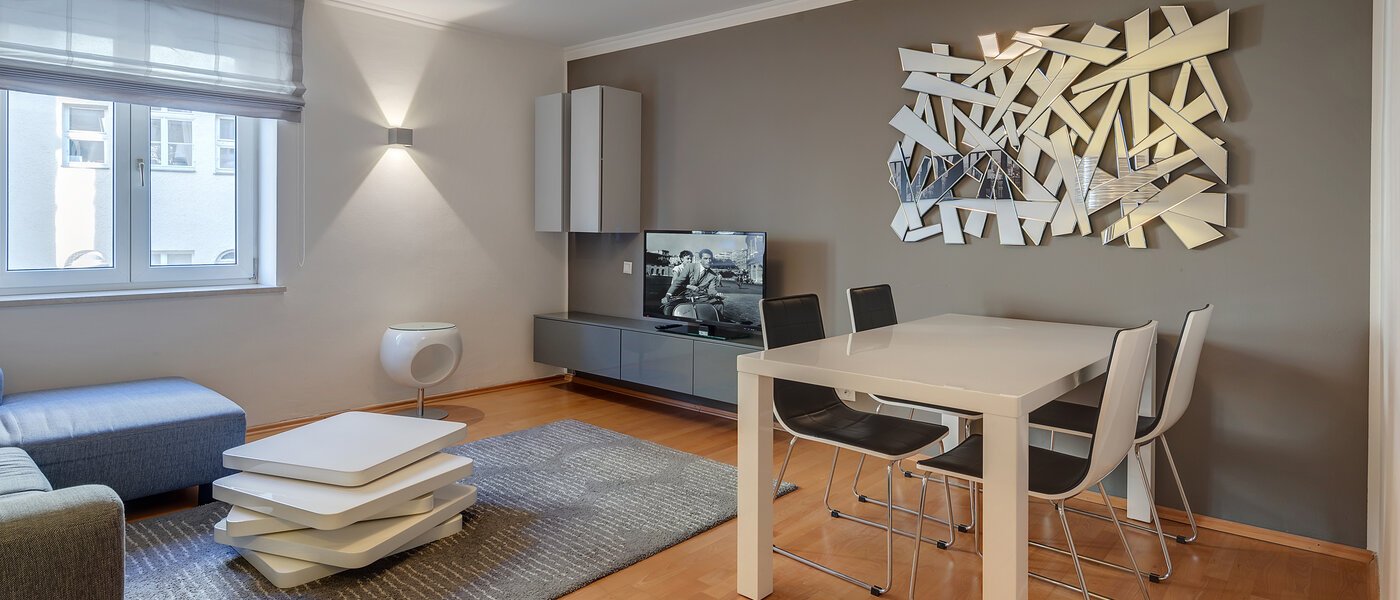 マンション München Schwabing-Nord (zw. Leopoldstraße & Englischen Garten) 01 リビングルーム 9063