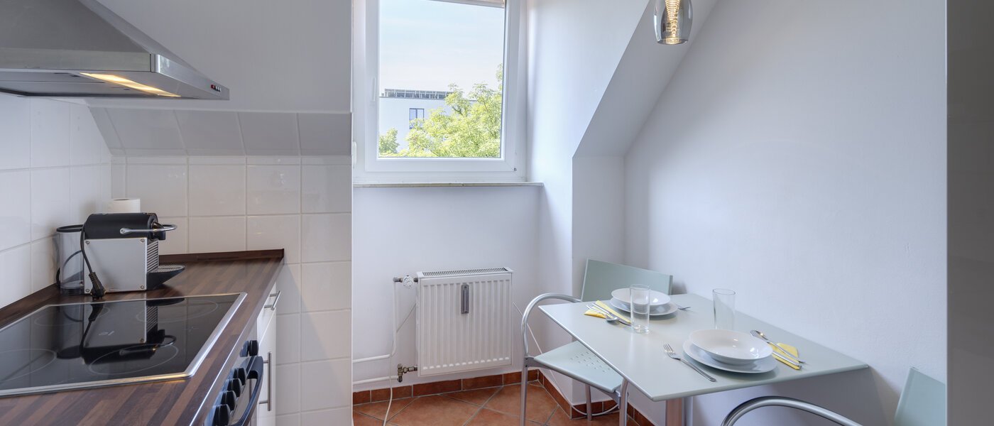 アティック・フラット（屋根裏） München Trudering 02 キッチン 9072