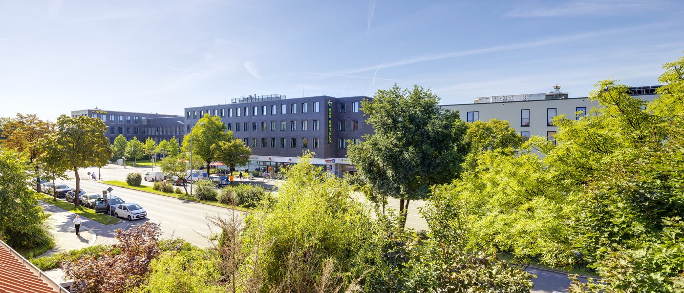 アティック・フラット（屋根裏） München Trudering 01 物件からの眺め 9072