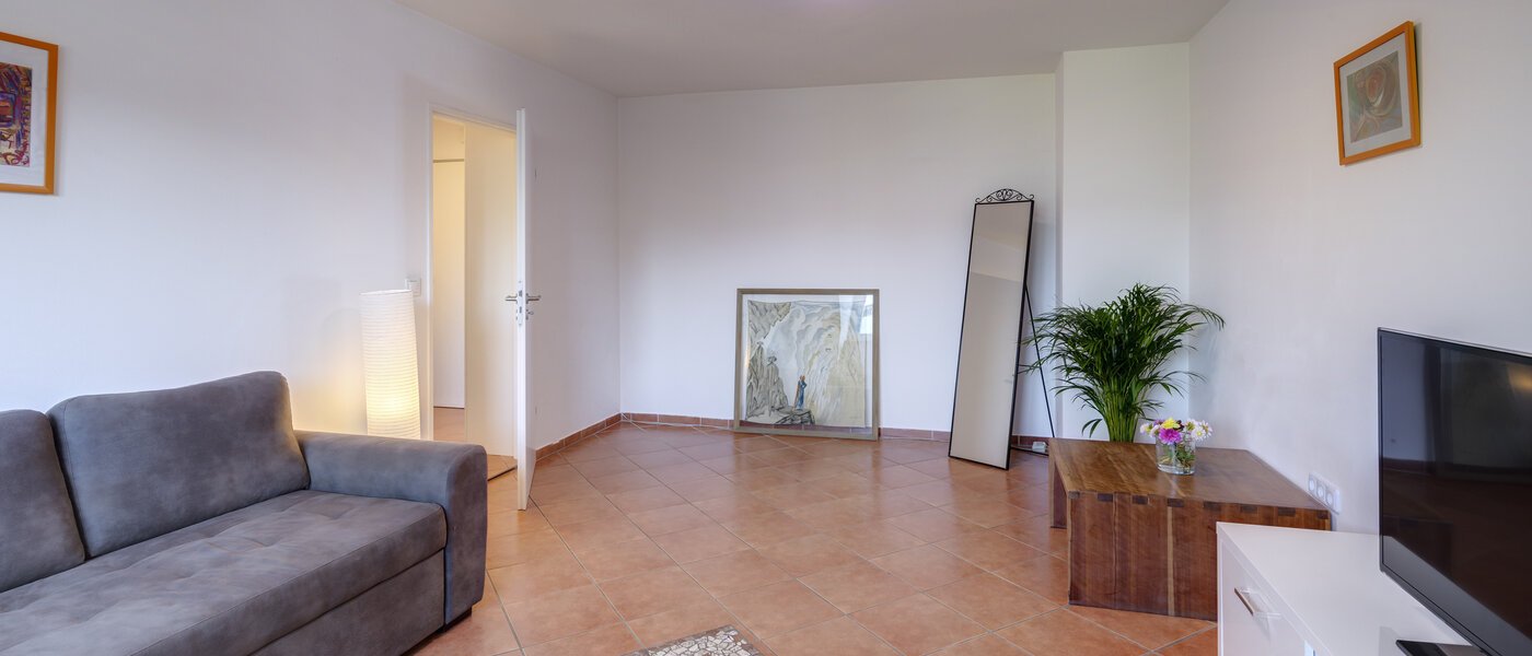 アティック・フラット（屋根裏） München Trudering 03 リビングルーム 9072