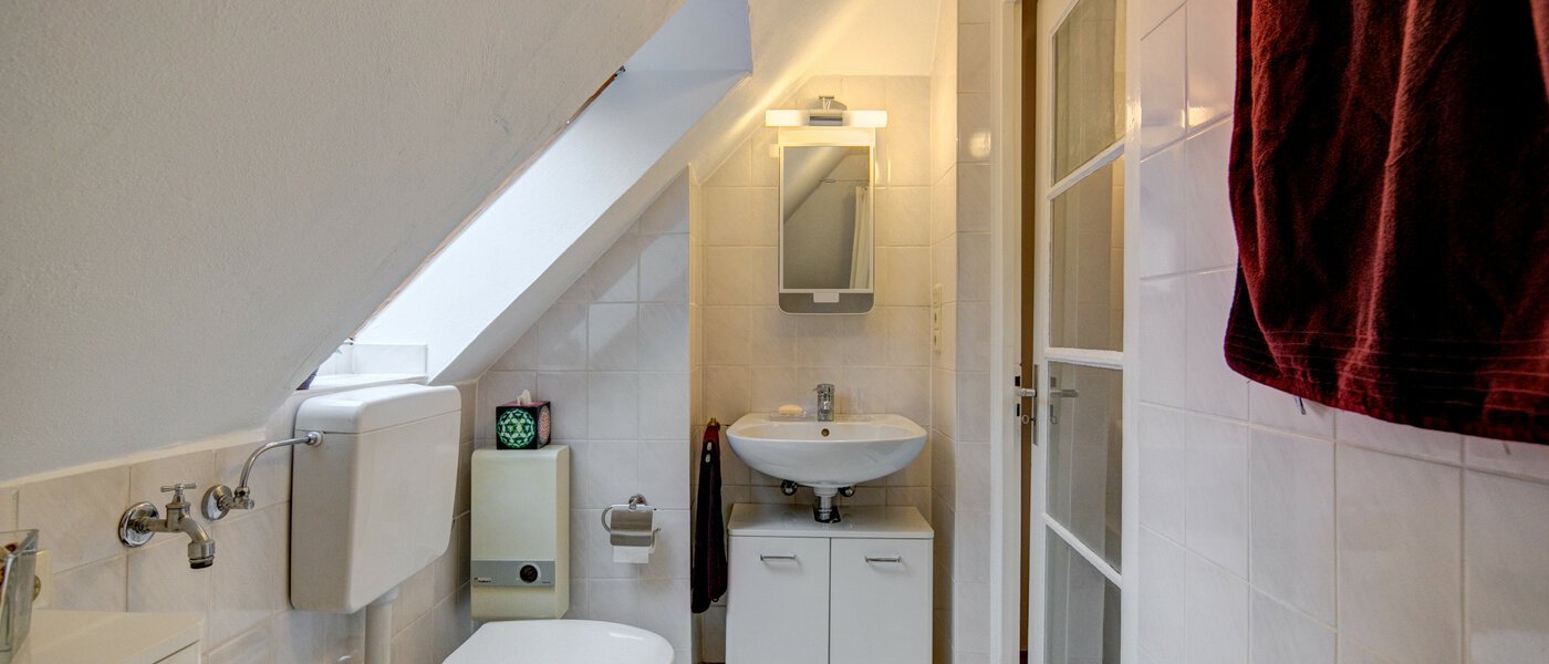 アティック・フラット（屋根裏） Gräfelfing 03 浴室 9079