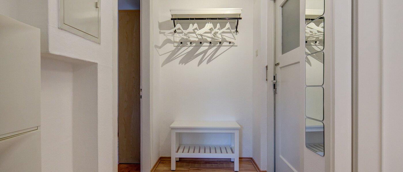 アティック・フラット（屋根裏） Gräfelfing 02 玄関入り口 9079