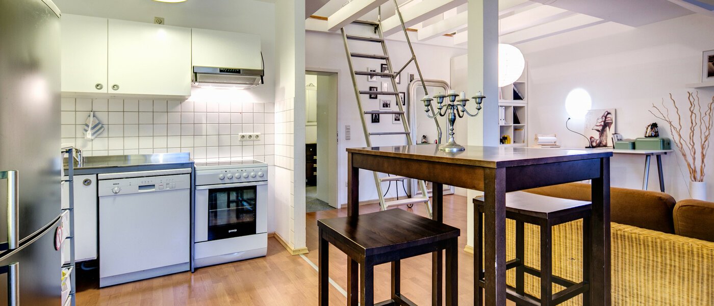 アティック・フラット（屋根裏） München Obergiesing 03 キッチン 9124