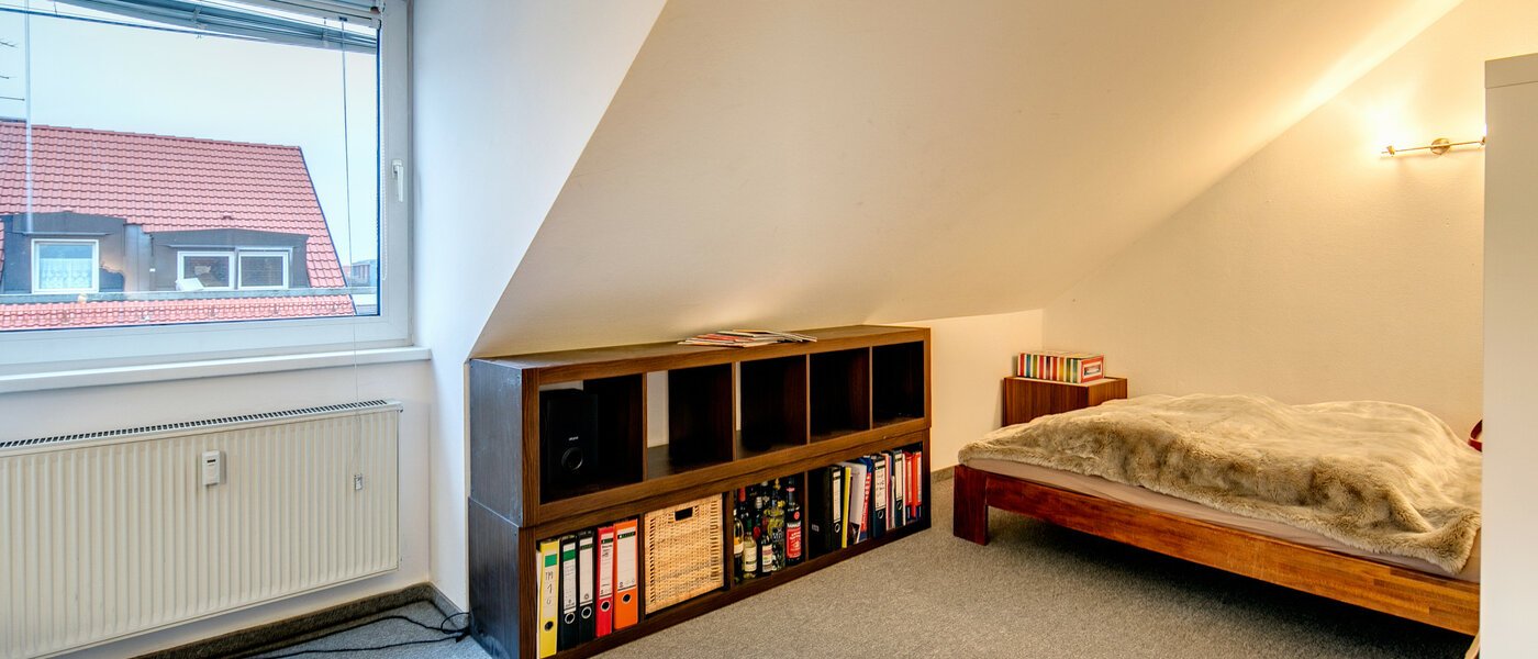 アティック・フラット（屋根裏） München Obergiesing 02 寝室 9124