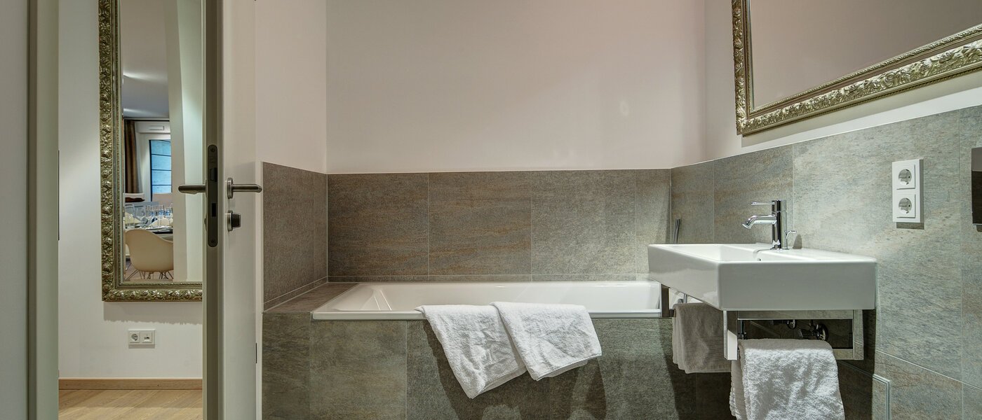 マンション München Neuhausen 01 浴室 9154