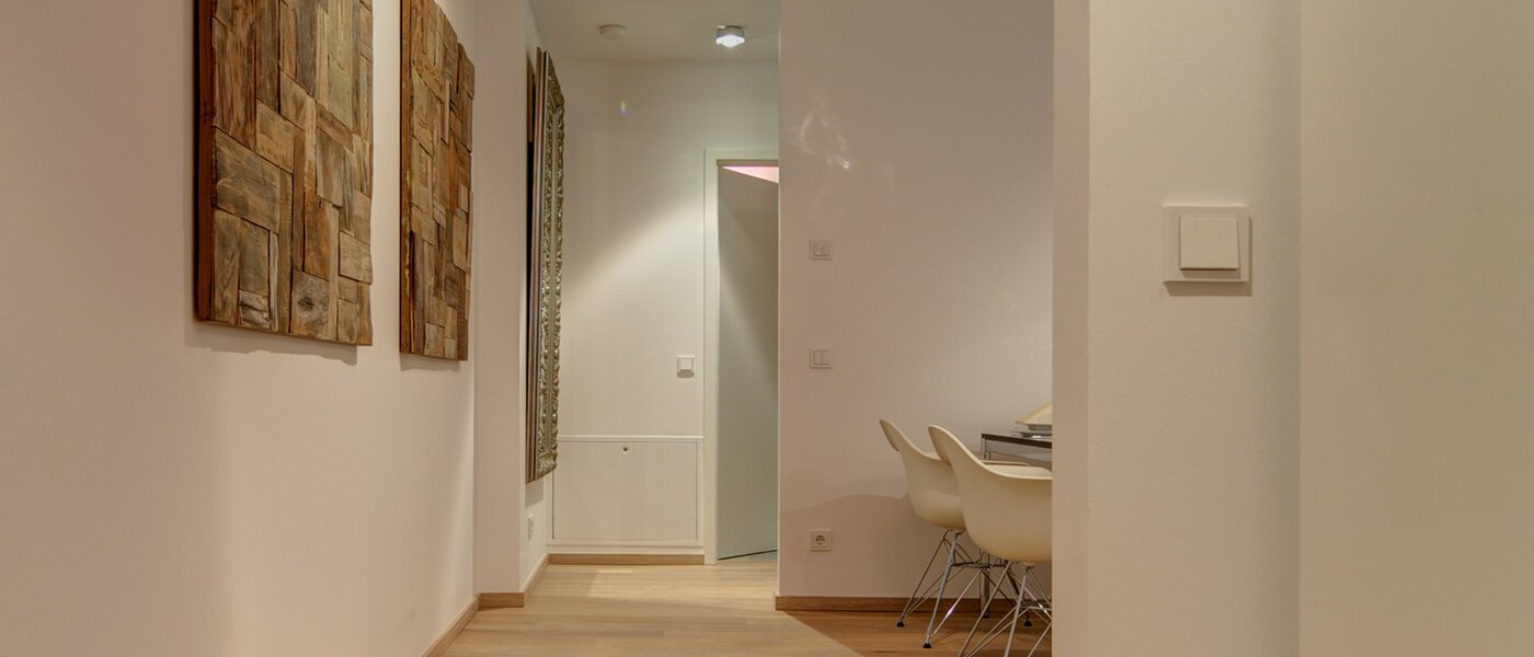 マンション München Neuhausen 04 玄関入り口 9154