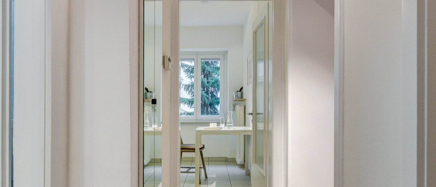 マンション München Schwabing (links der Leopoldstraße) 01 玄関入り口 9173