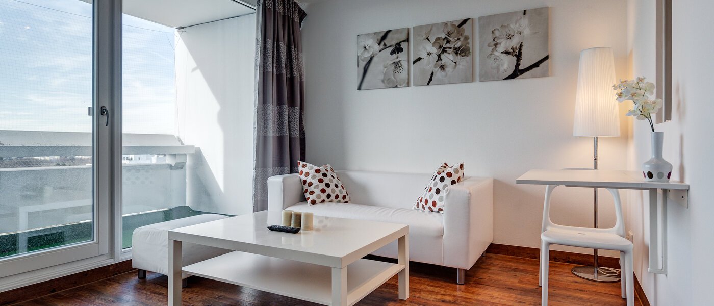 マンション München Olympiadorf 01 リビングルーム 9195