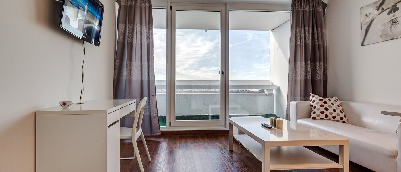 マンション München Olympiadorf 04 リビングルーム 9195