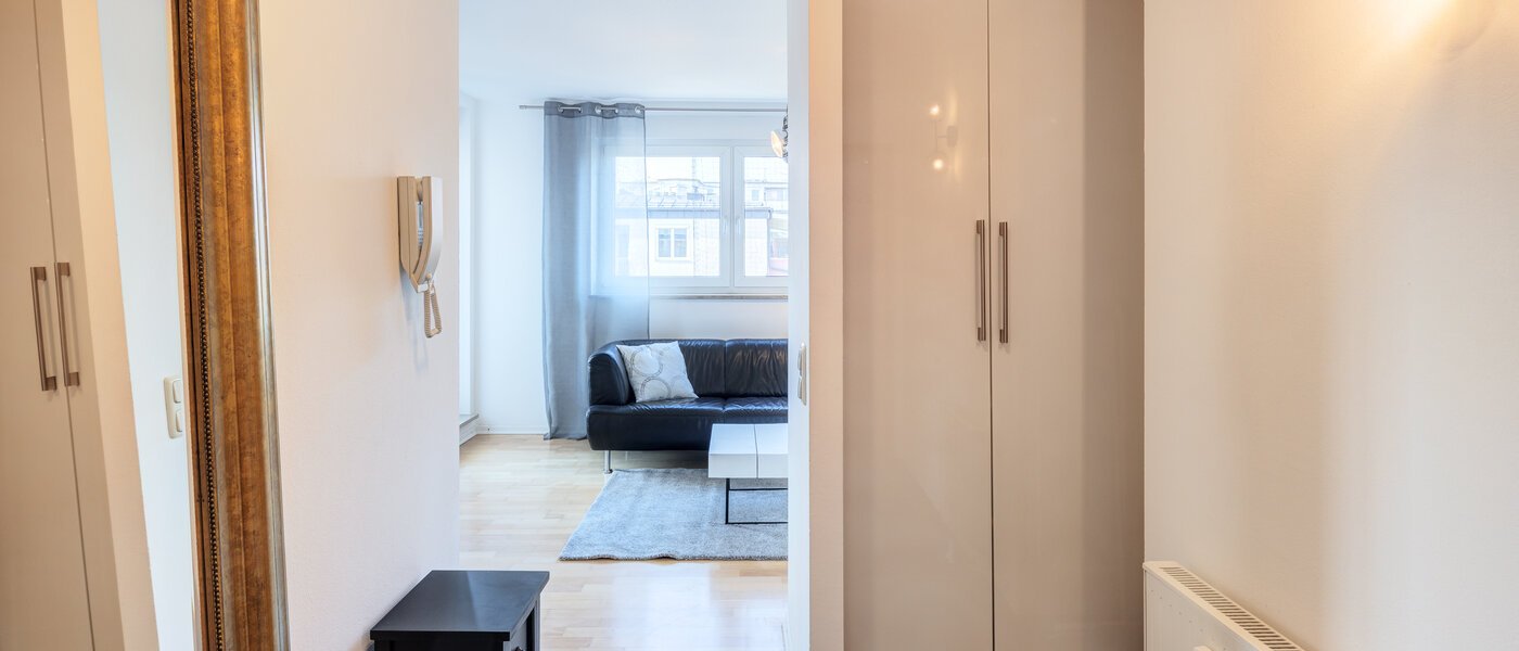 マンション München Schwabing-West (rund um den Hohenzollernplatz) 01 玄関入り口 9209