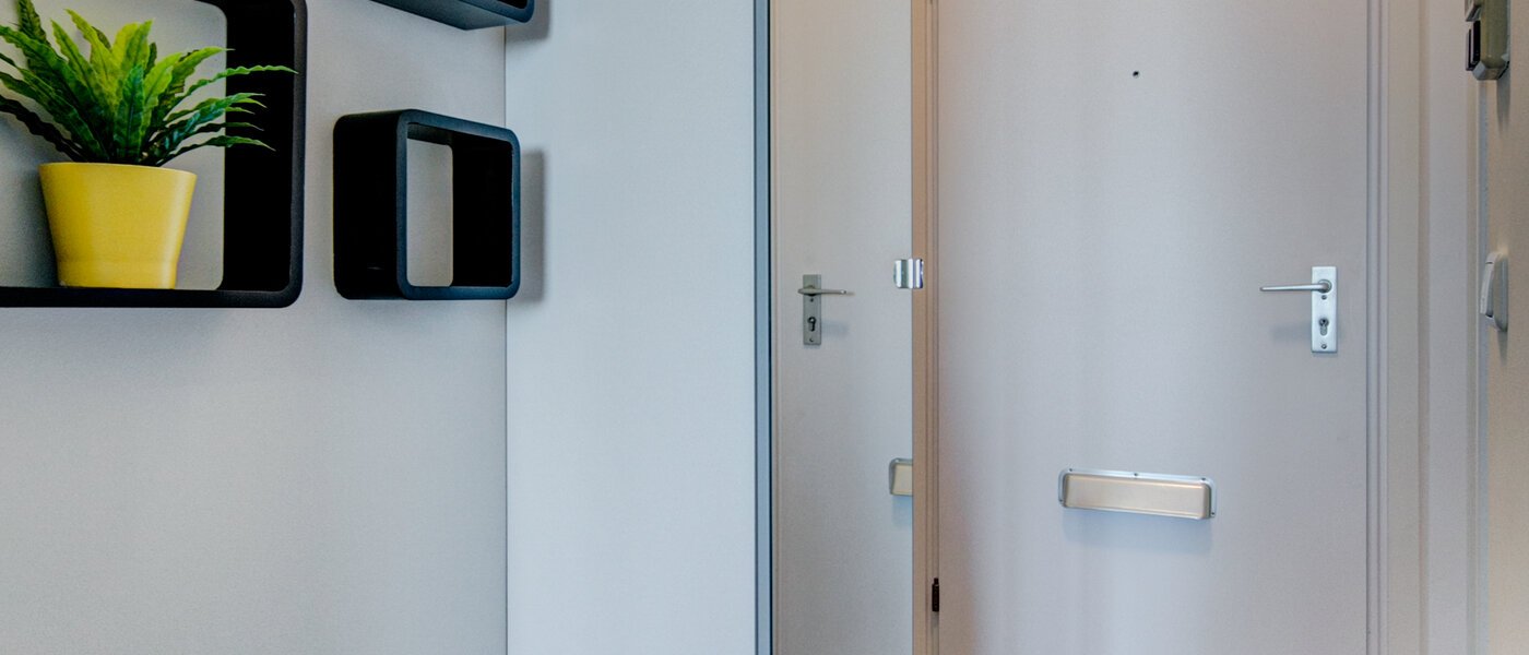 アパルトマン München Haidhausen 02 玄関入り口 9226