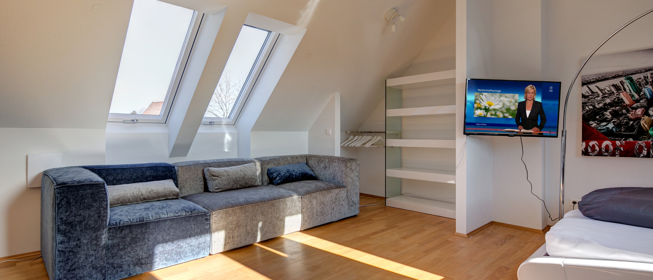 アティック・フラット（屋根裏） München Obermenzing 02 リビングルーム 9287