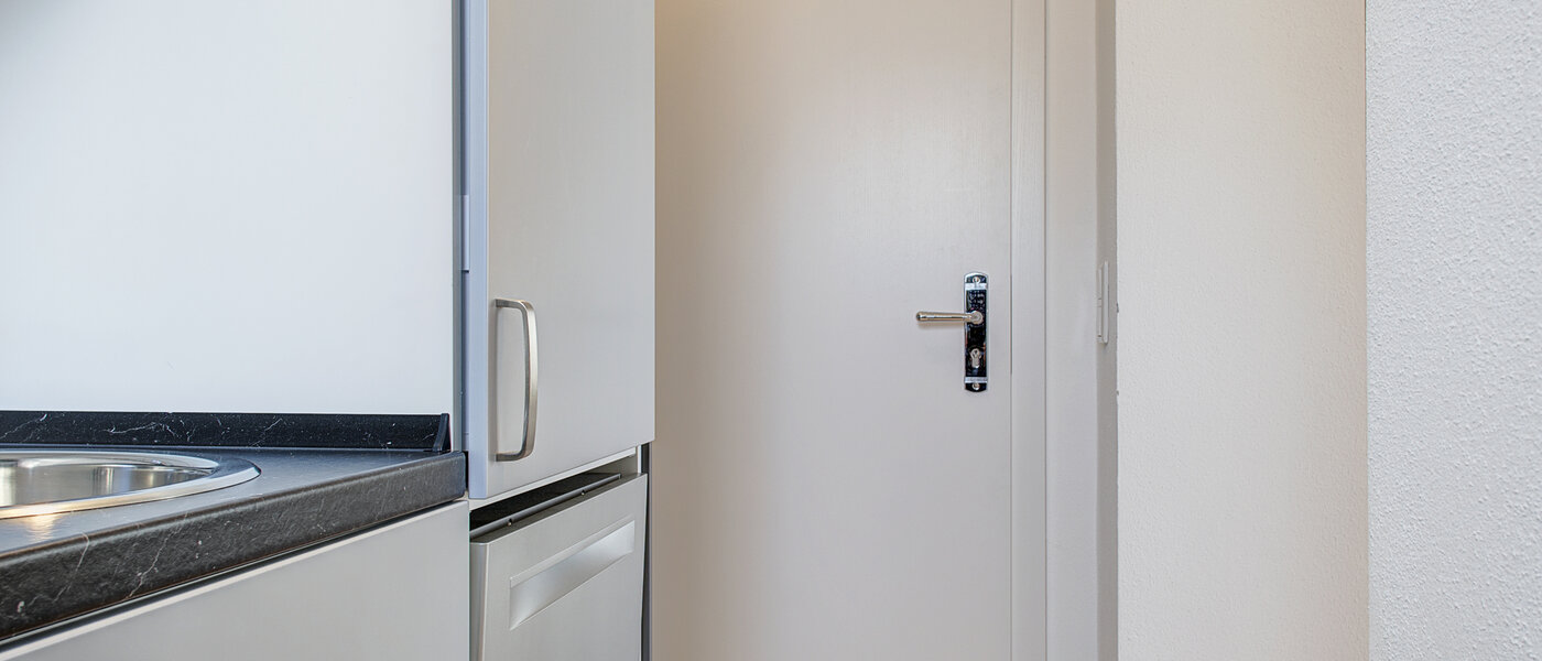 アティック・フラット（屋根裏） München Trudering 02 キッチン 9309