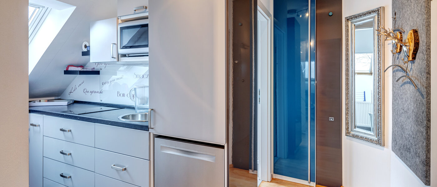 アティック・フラット（屋根裏） München Trudering 03 玄関入り口 9309