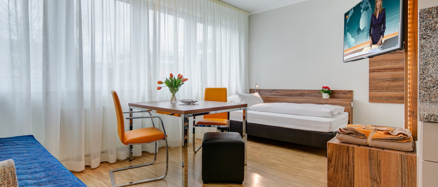 マンション Ismaning 03 リビングルーム 9506