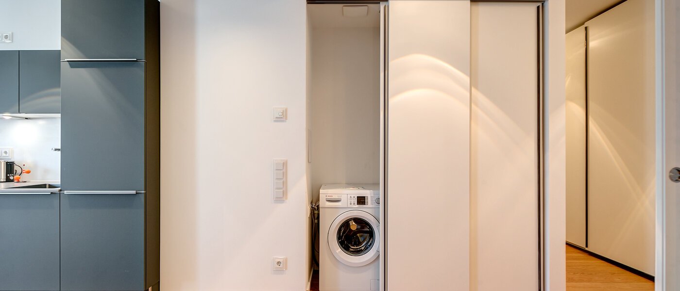 マンション München Schwabing (rechts der Leopoldstraße) 04 玄関入り口 9521