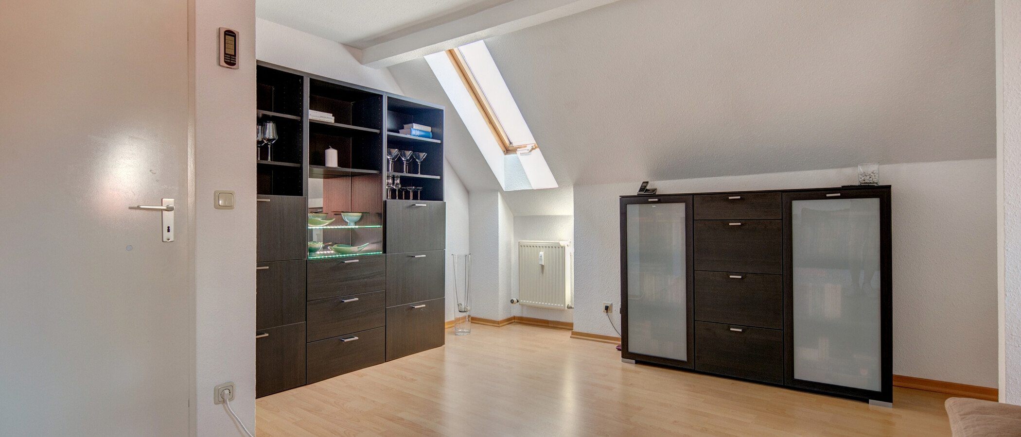 アティック・フラット（屋根裏） München Haidhausen 06 リビングルーム 9579