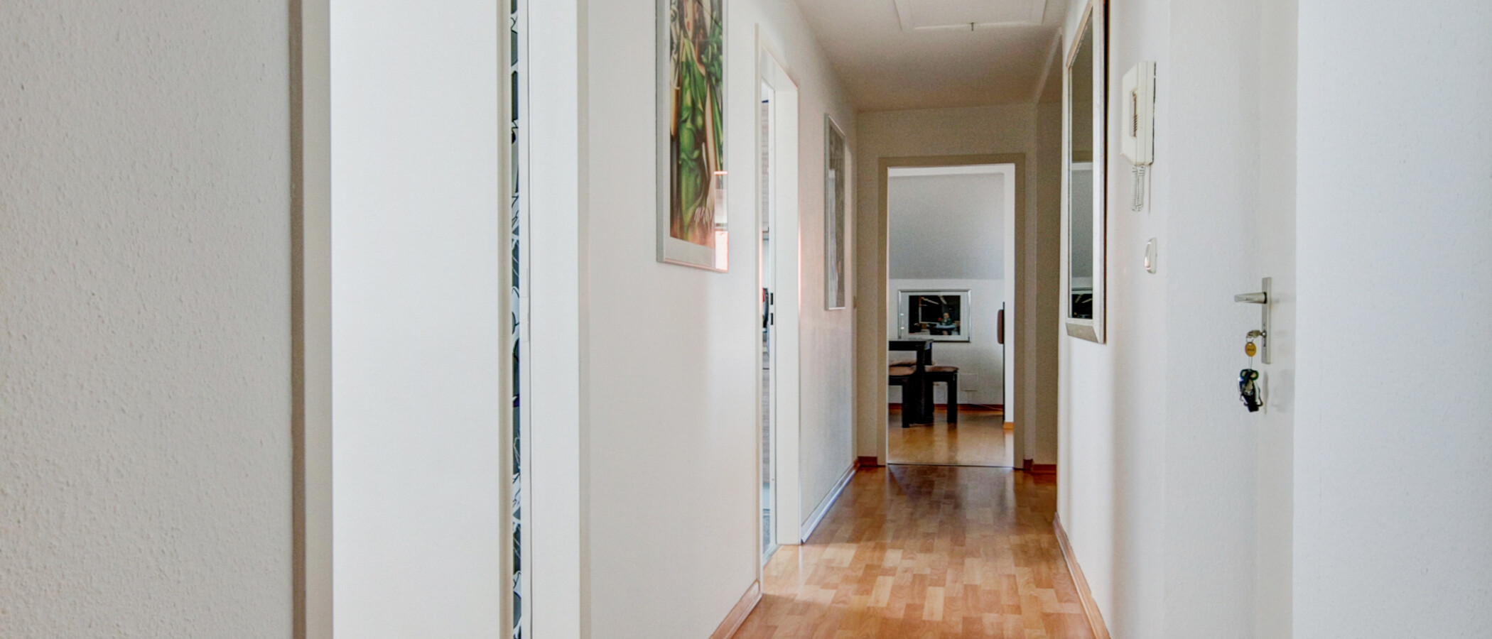 アティック・フラット（屋根裏） München Haidhausen 01 玄関入り口 9579