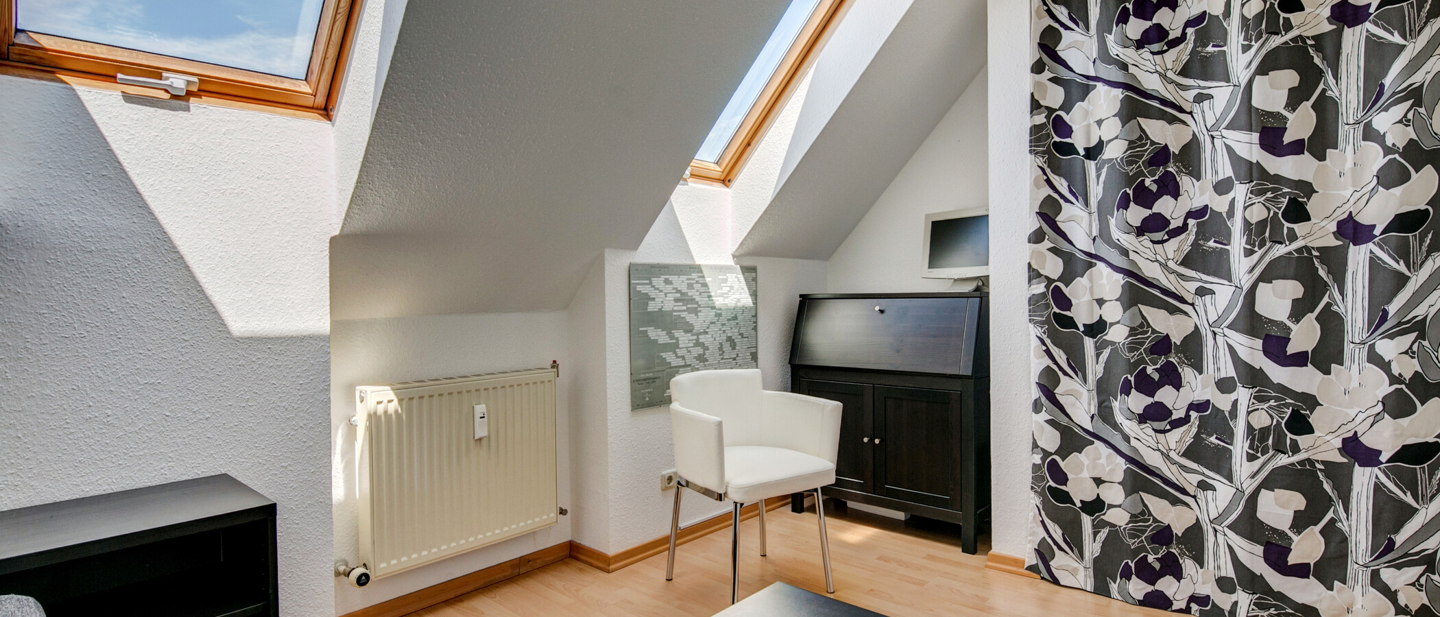 アティック・フラット（屋根裏） München Haidhausen 03 ゲストルーム 9579