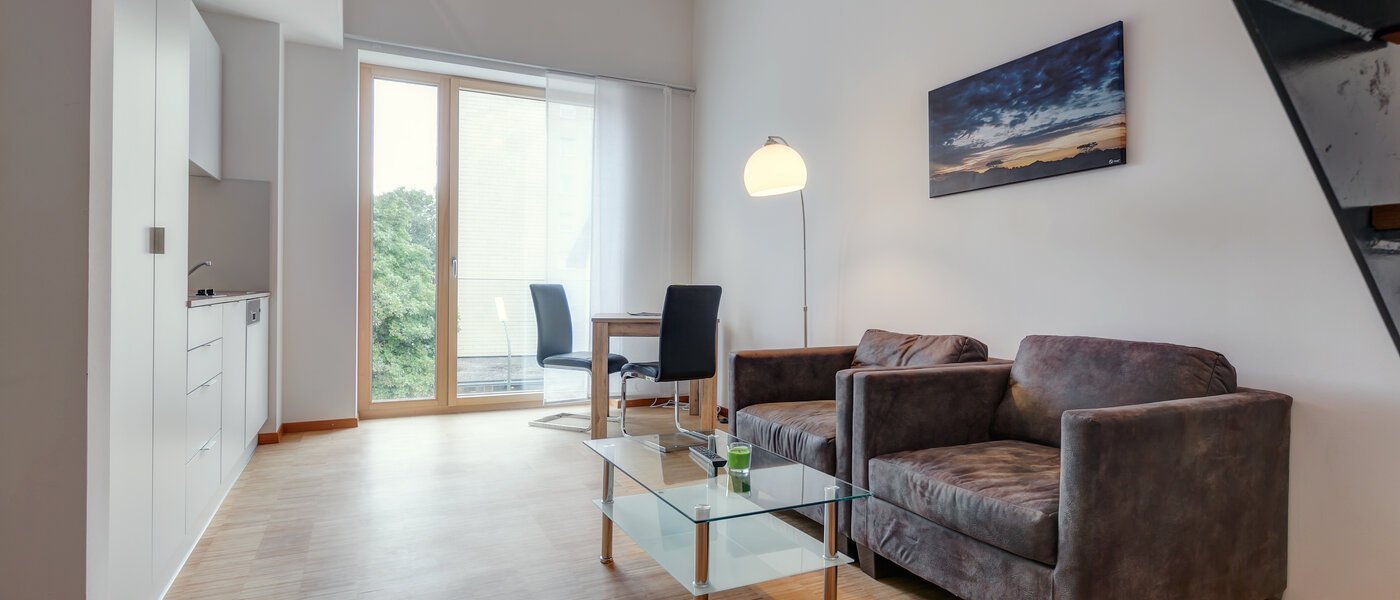 複層－回廊住宅 Unterschleißheim Lohhof 03 リビングルーム 9676